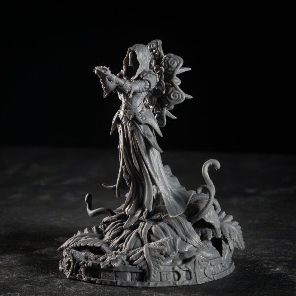 Alternative view of Rotbloom Priestess